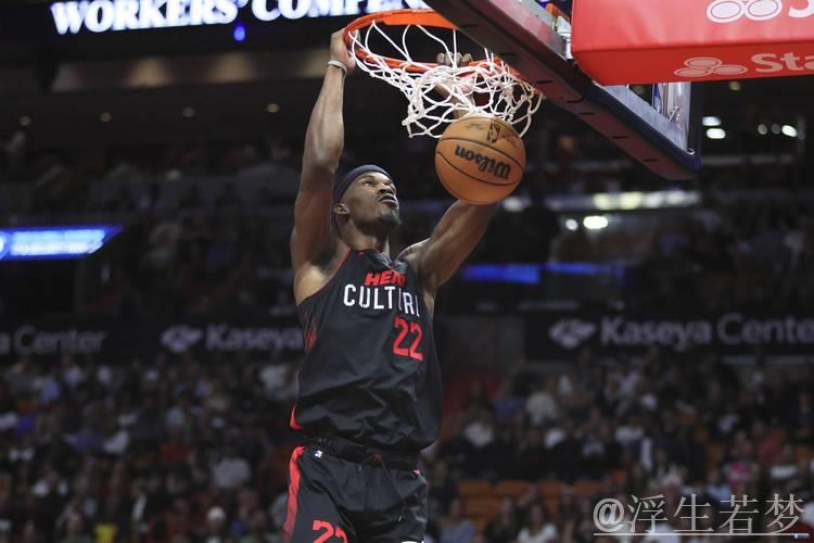 巴特勒半场17分钟贡献8分3篮板2助攻，投篮7中4